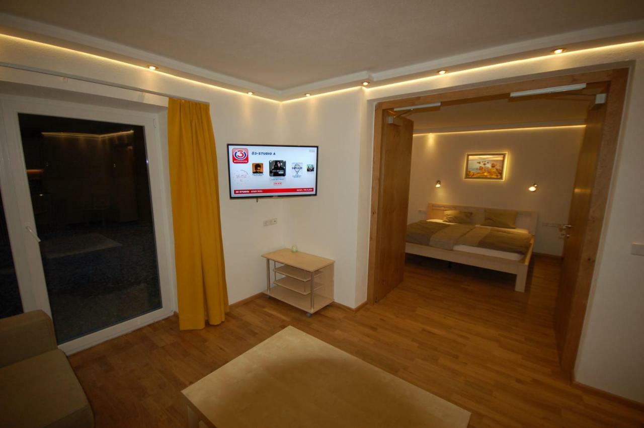 Alpenmond Appartment Halbmond Leutasch Extérieur photo